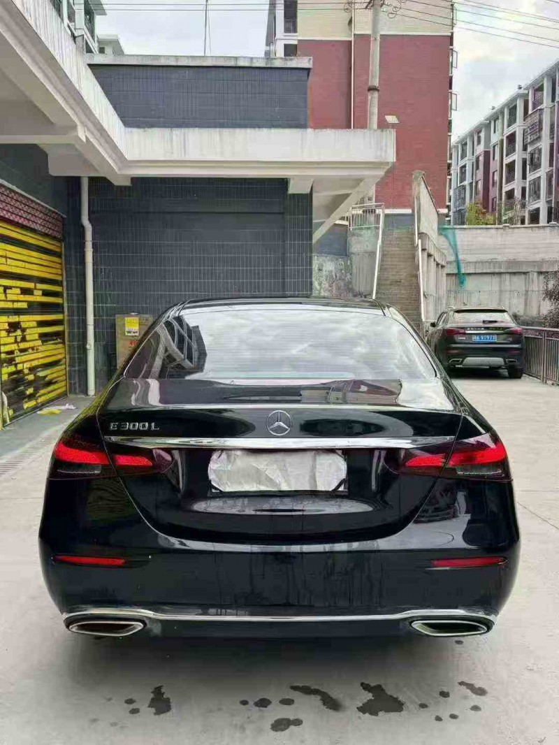 张家界22年奔驰E8