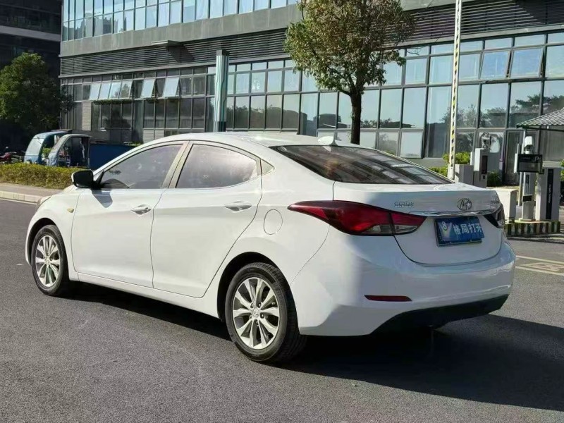 东莞17年现代朗动8