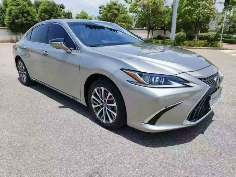 临沧22年雷克萨斯ES2