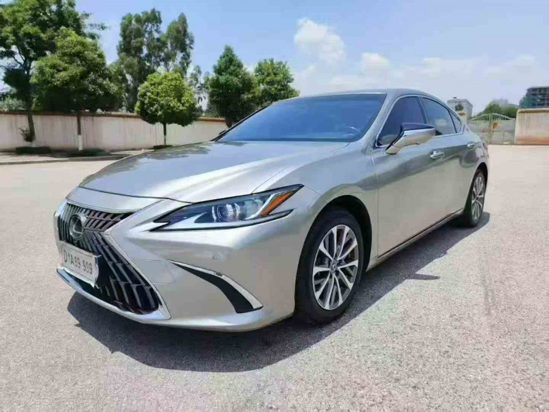 临沧22年雷克萨斯ES3