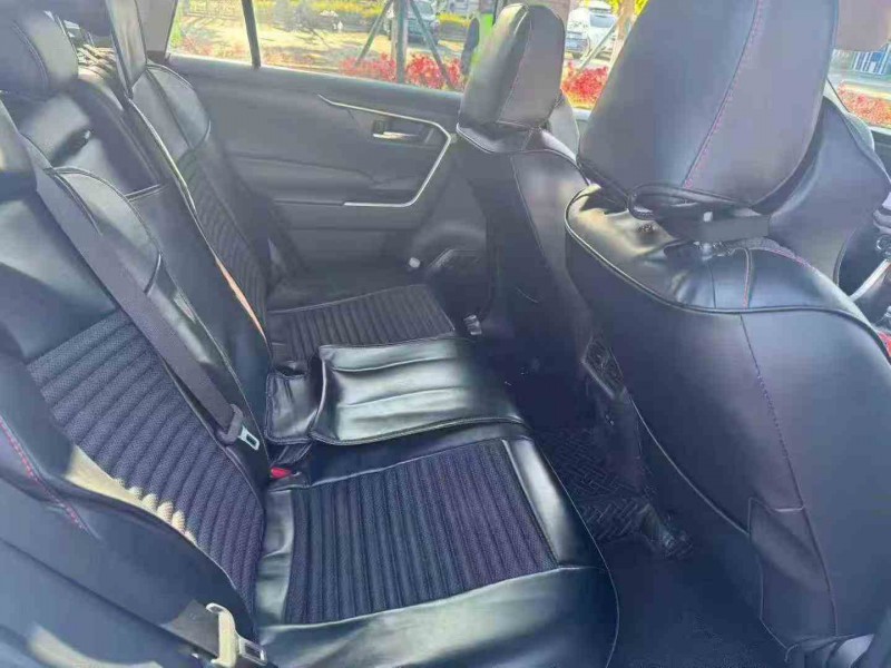 临沧23年丰田RAV4荣放5