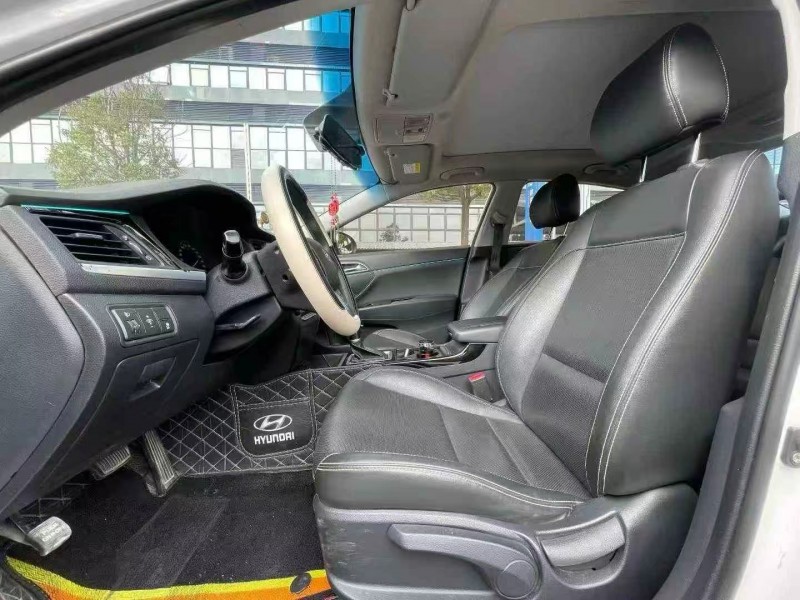 东莞17年现代名图5