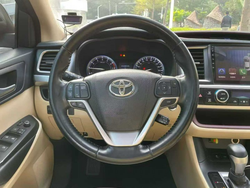 深圳17年丰田汉兰达5