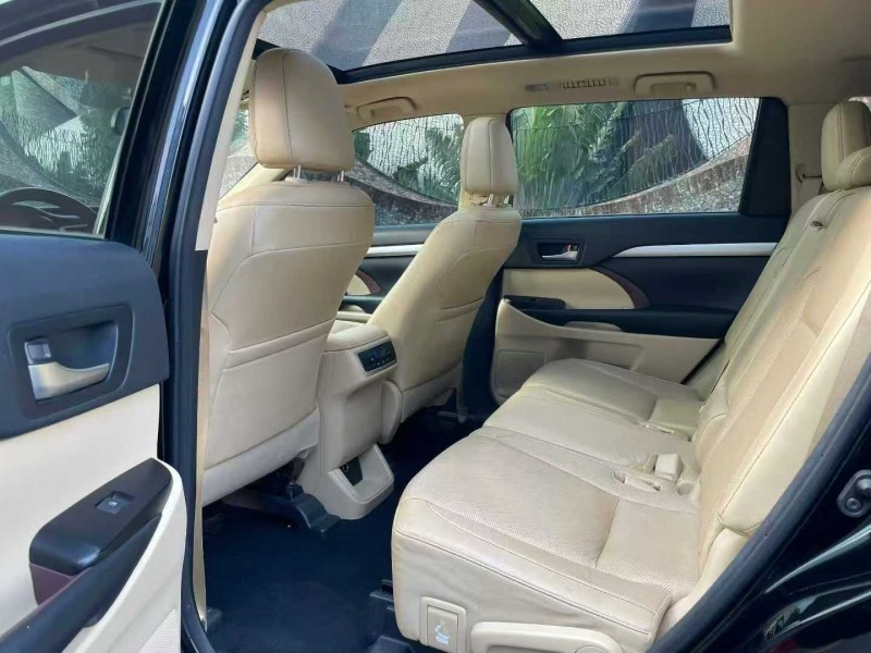 深圳17年丰田汉兰达8