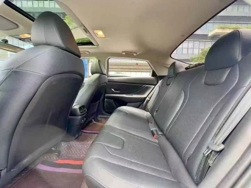 东莞24年现代伊兰特4