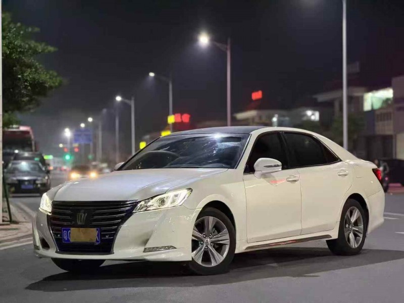 广州17年丰田皇冠3