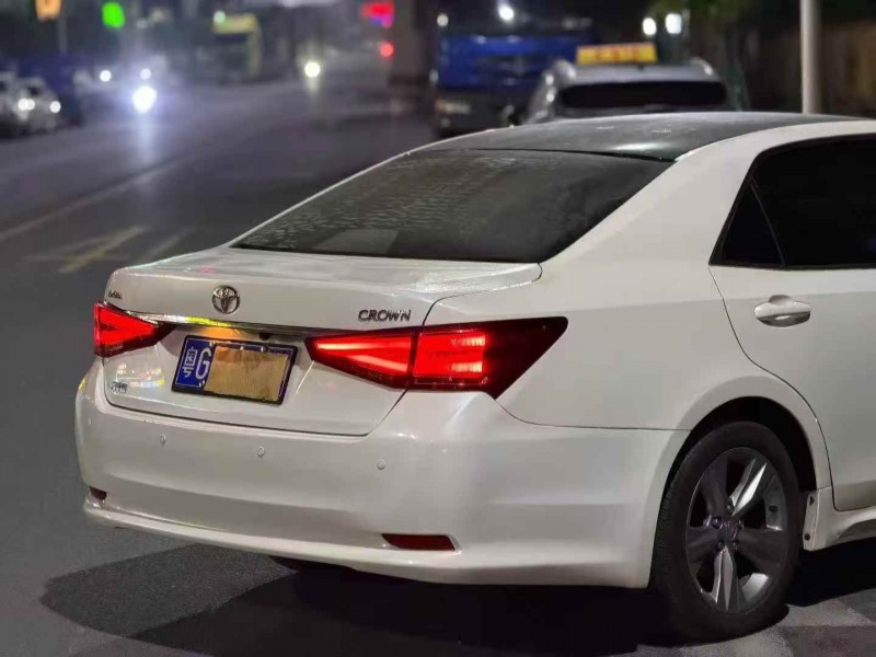 广州17年丰田皇冠9