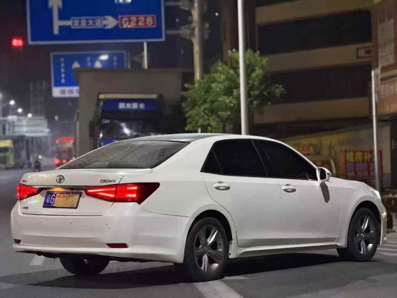 广州17年丰田皇冠7