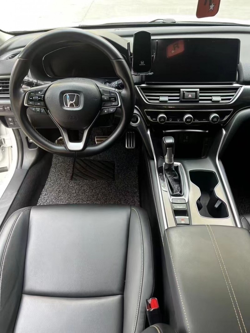 揭阳22年本田雅阁8