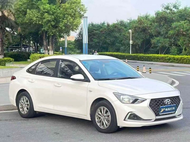 东莞19年现代悦动2