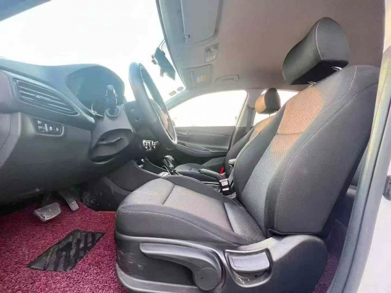 东莞19年现代悦动5