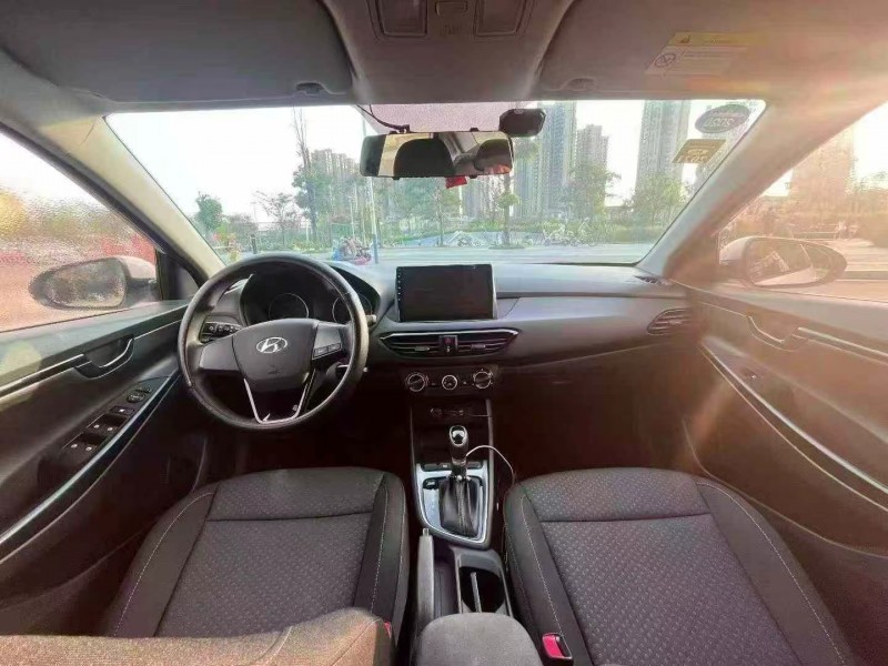 东莞19年现代悦动6