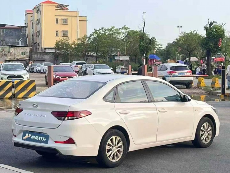 东莞19年现代悦动8