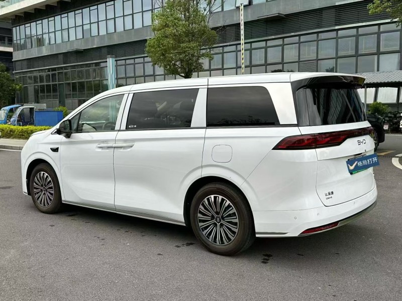 东莞25年比亚迪夏7