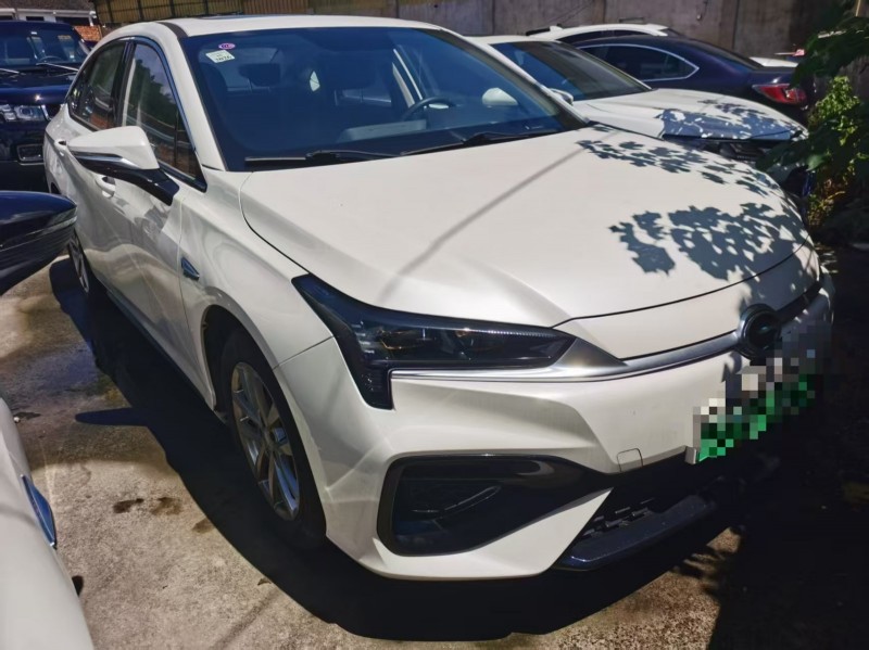 绍兴24年传祺埃安S1