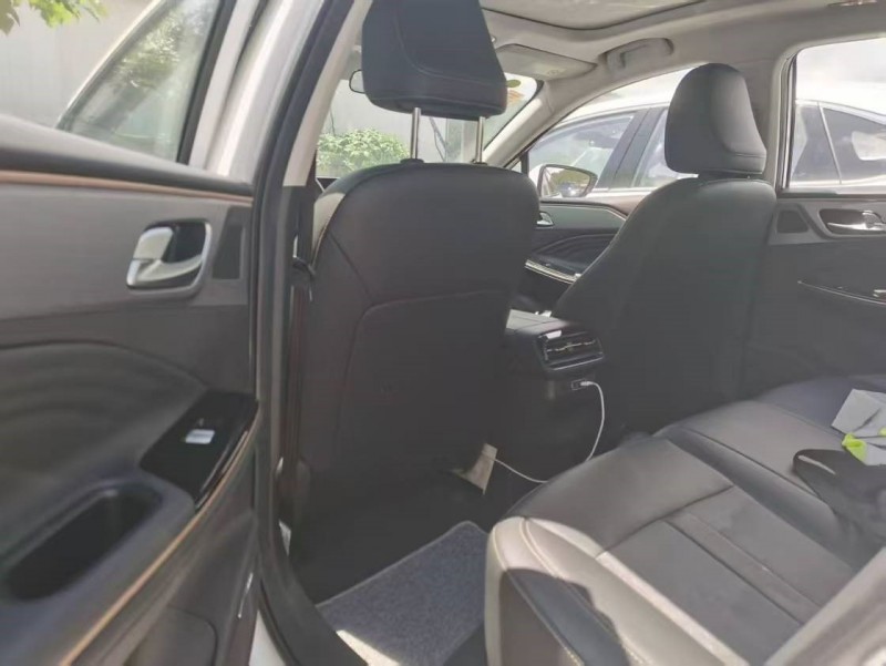 绍兴24年传祺埃安S5