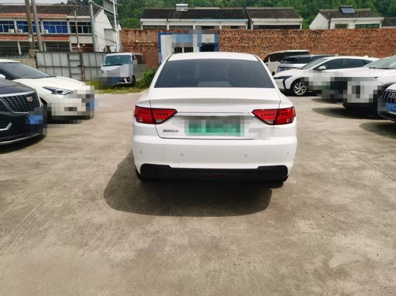 绍兴24年吉利帝豪9