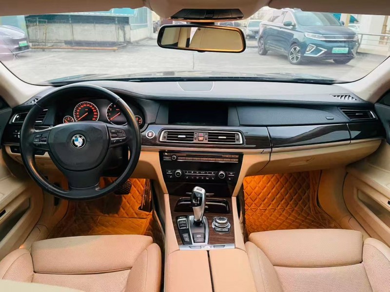 广州11年宝马7系5