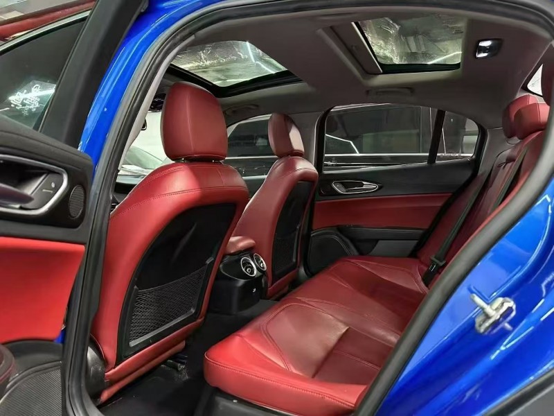 广州18年阿尔法·罗密欧Giulia4