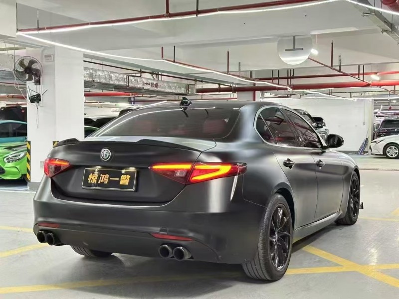 广州18年阿尔法·罗密欧Giulia8