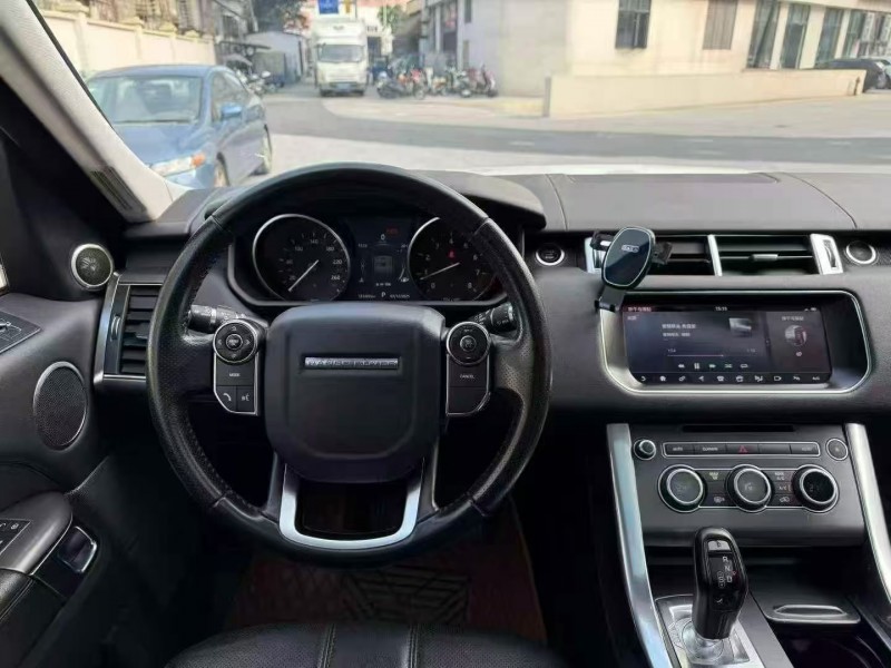 广州17年路虎揽胜运动7