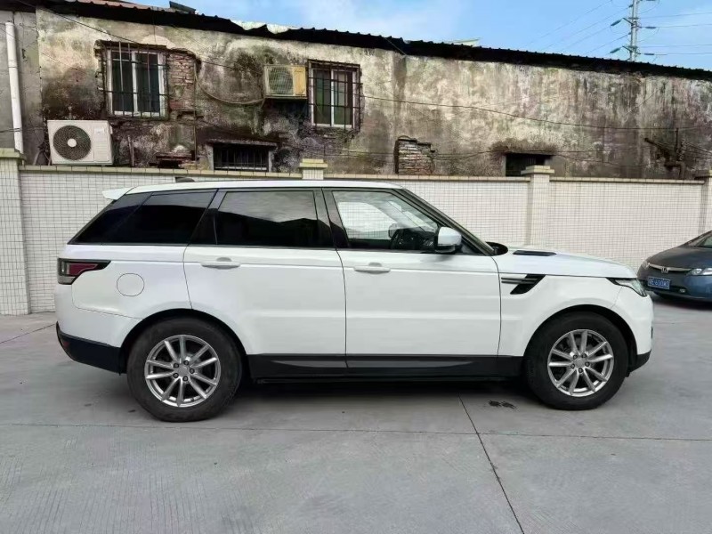 广州17年路虎揽胜运动8