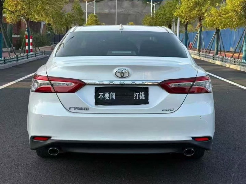 福州22年丰田凯美瑞8
