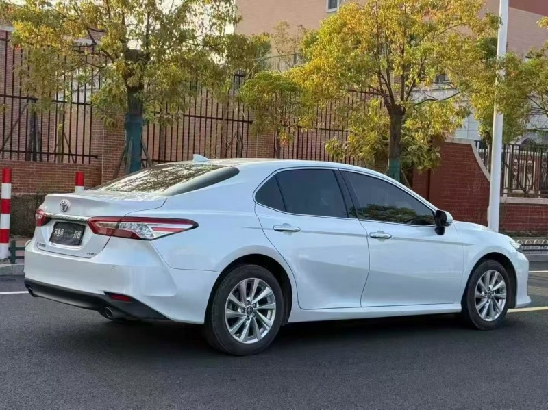 福州22年丰田凯美瑞9