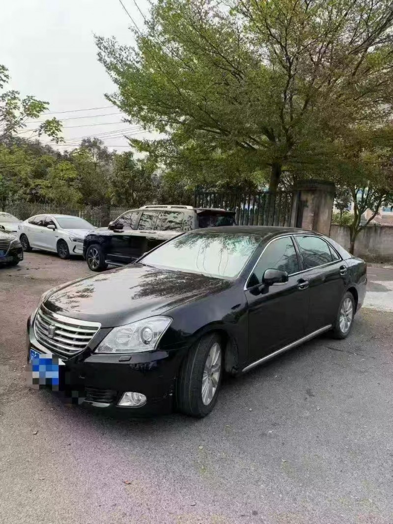 梧州10年丰田皇冠2