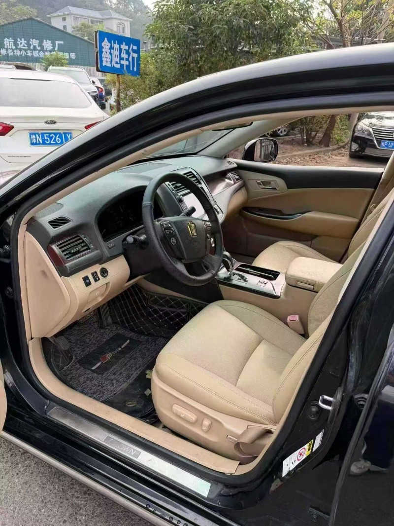 梧州10年丰田皇冠6