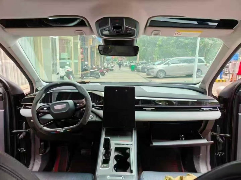 长沙24年吉利博越3