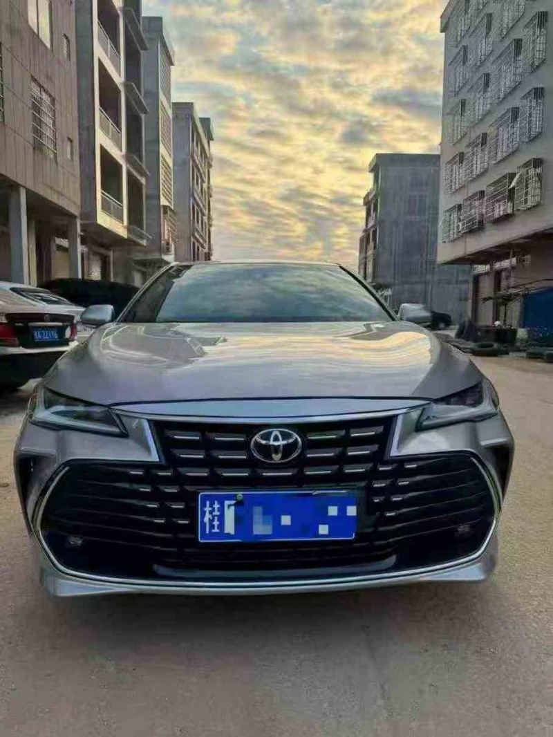 贵港22年丰田亚洲龙1