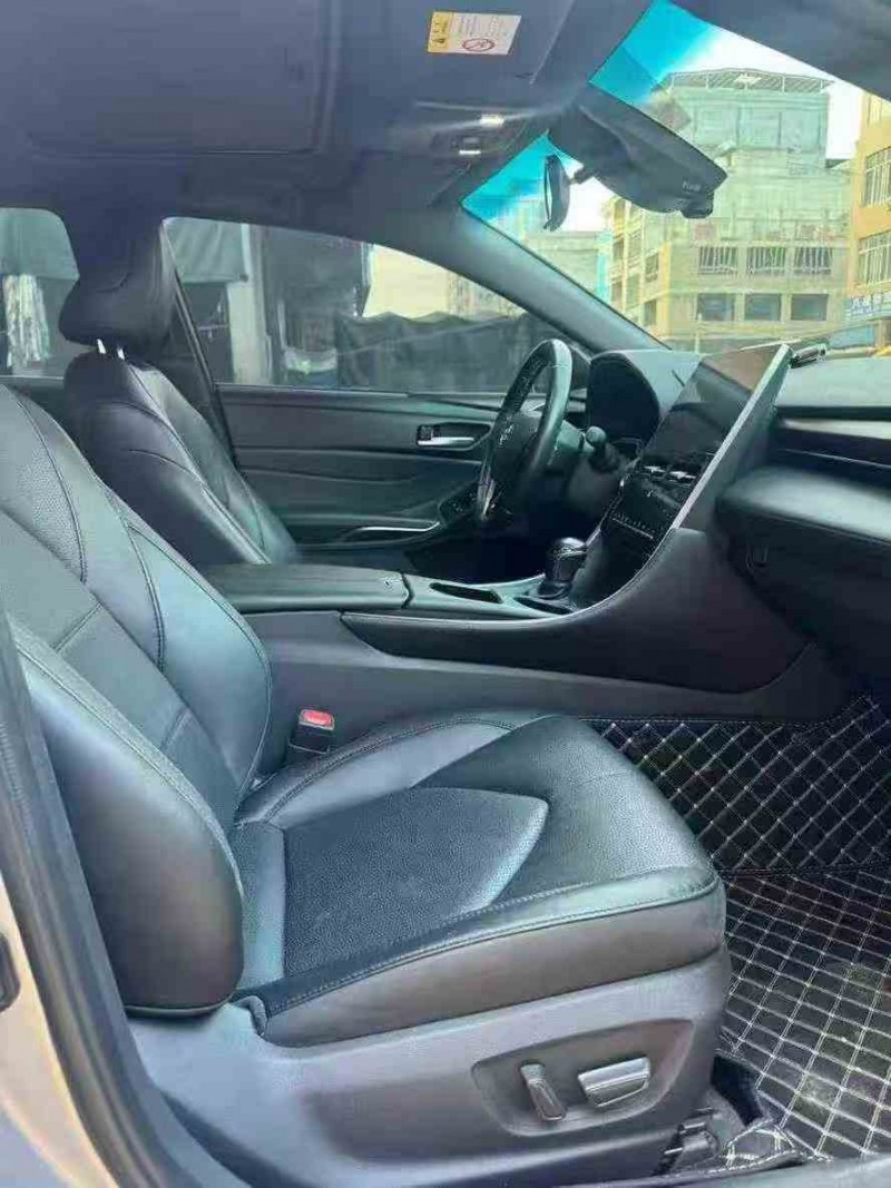 贵港22年丰田亚洲龙6