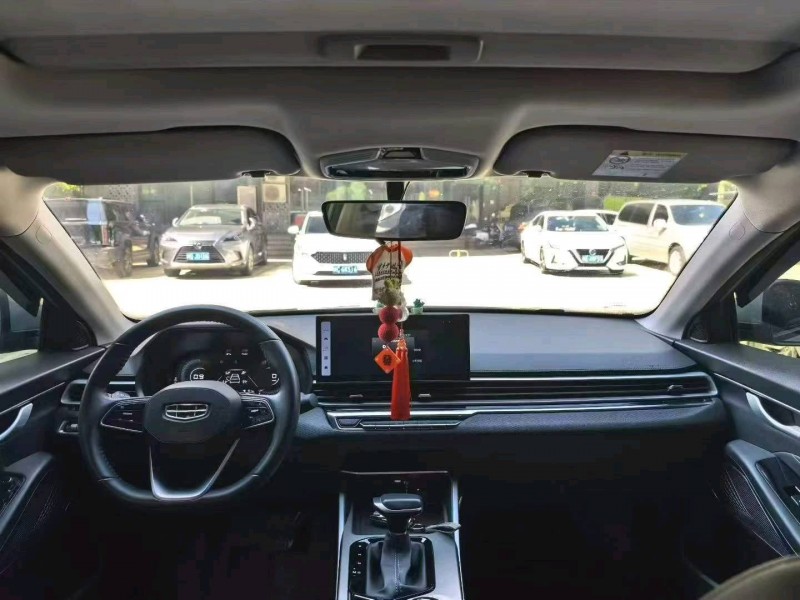 漳州23年吉利帝豪5