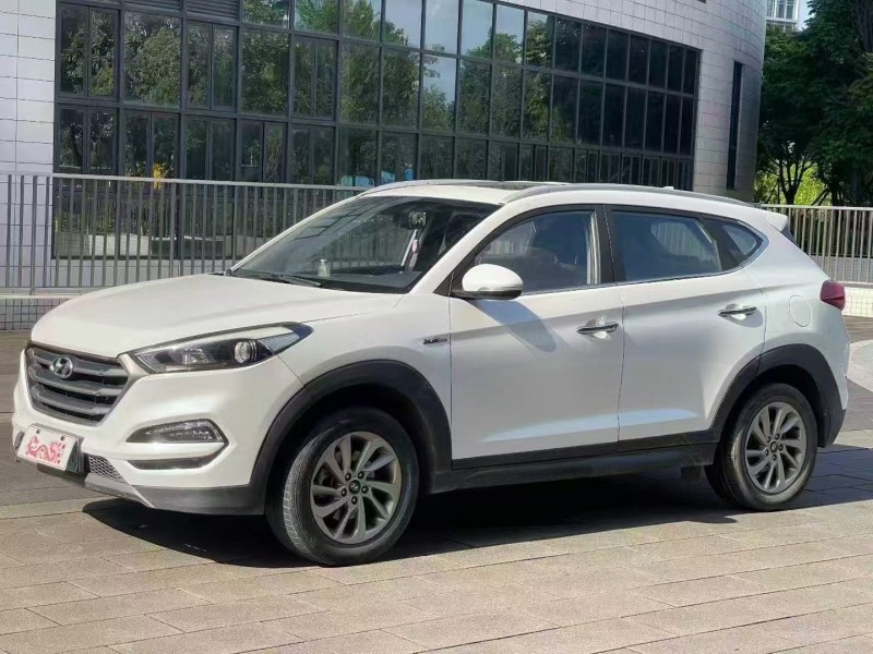 佛山17年现代途胜3