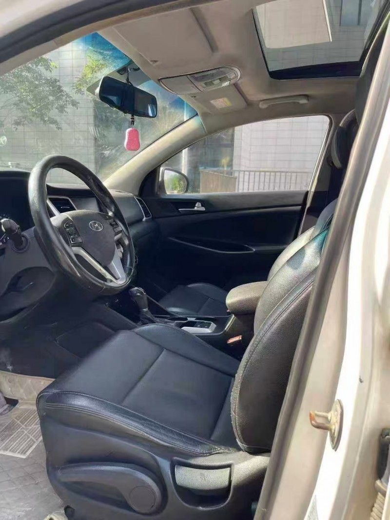 佛山17年现代途胜5