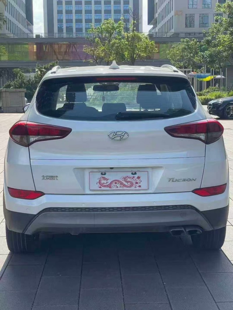 佛山17年现代途胜9