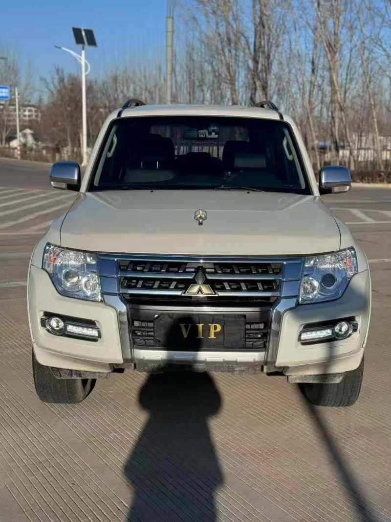 焦作20年三菱帕杰罗1