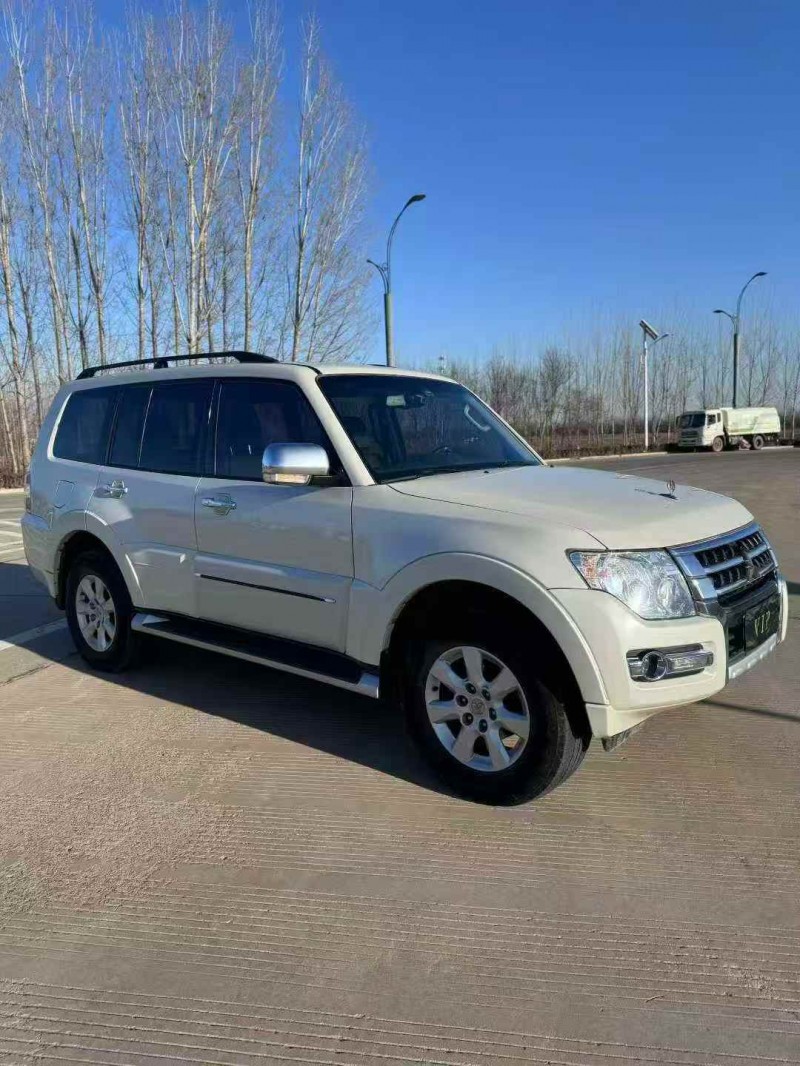 焦作20年三菱帕杰罗2