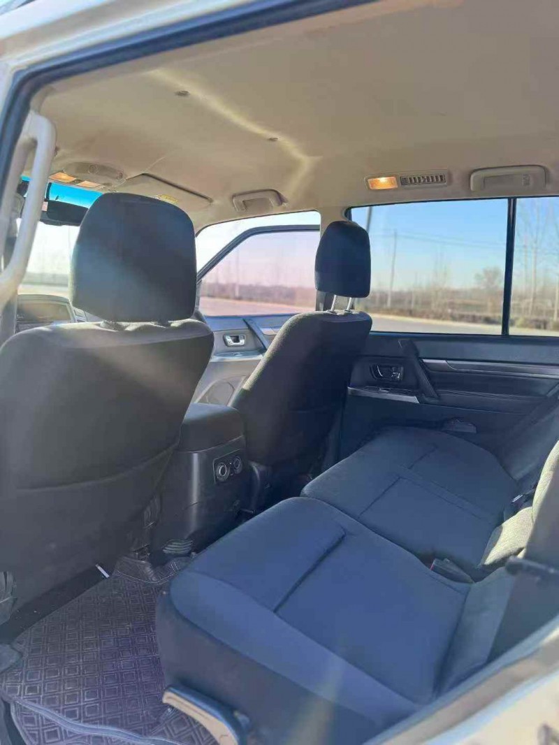 焦作20年三菱帕杰罗6