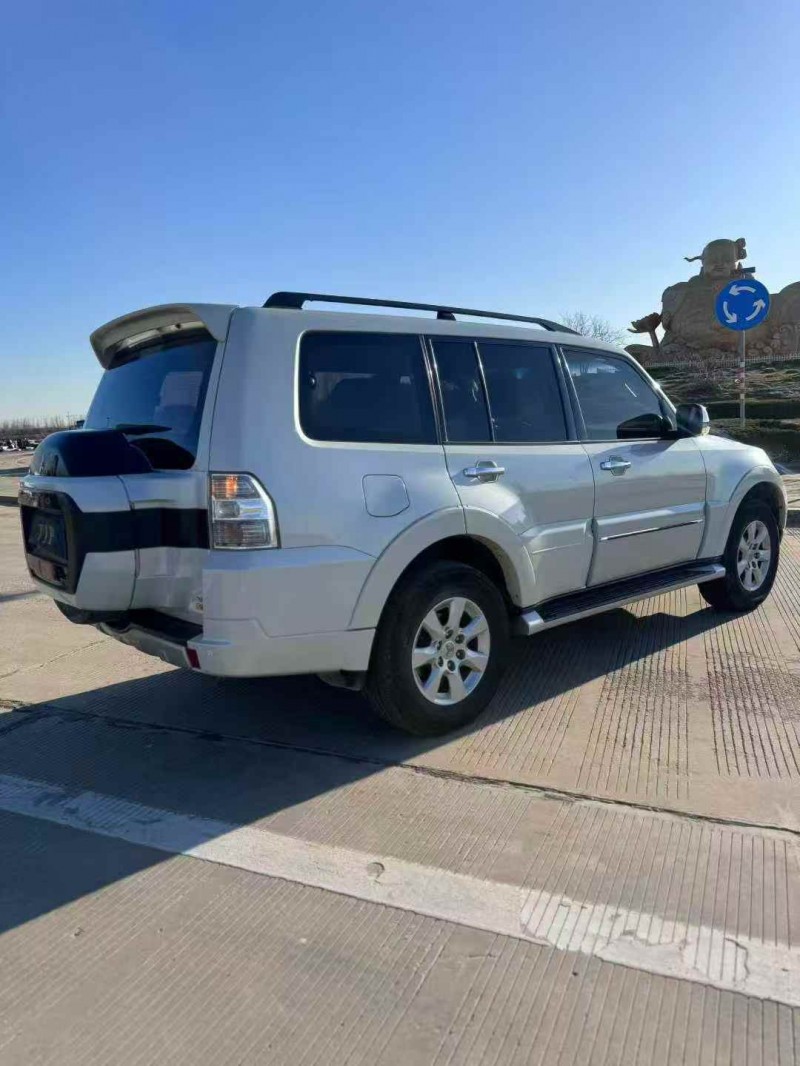 焦作20年三菱帕杰罗8