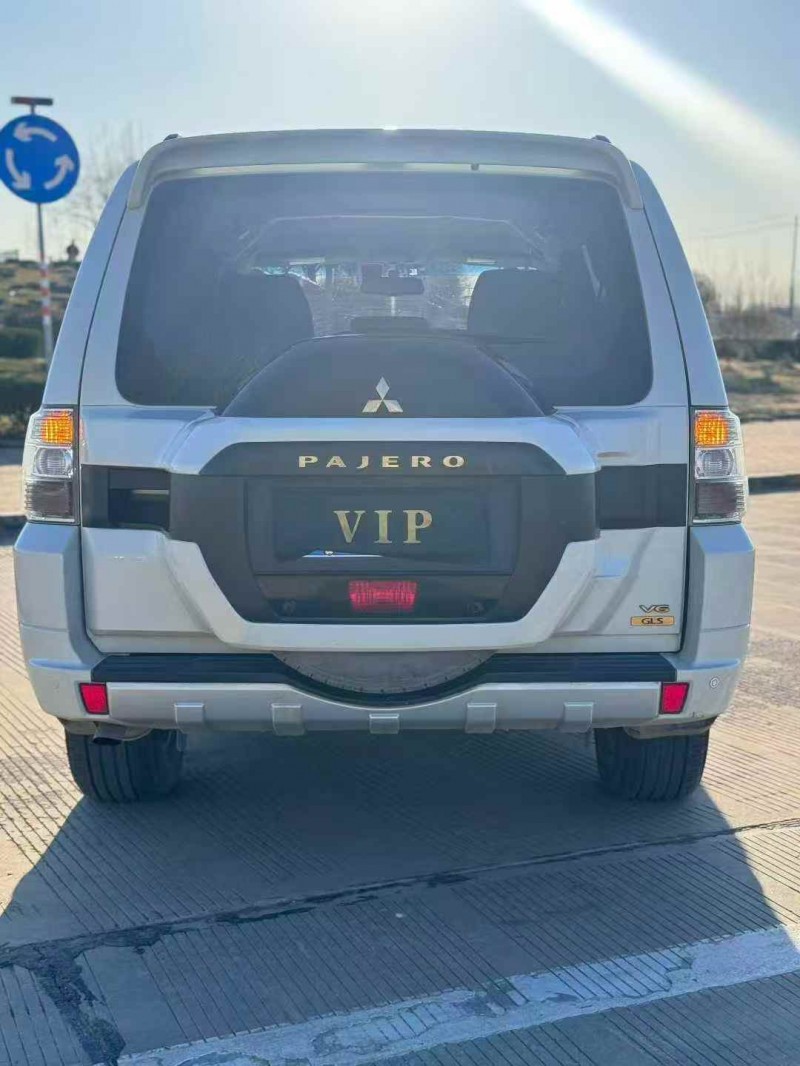 焦作20年三菱帕杰罗9