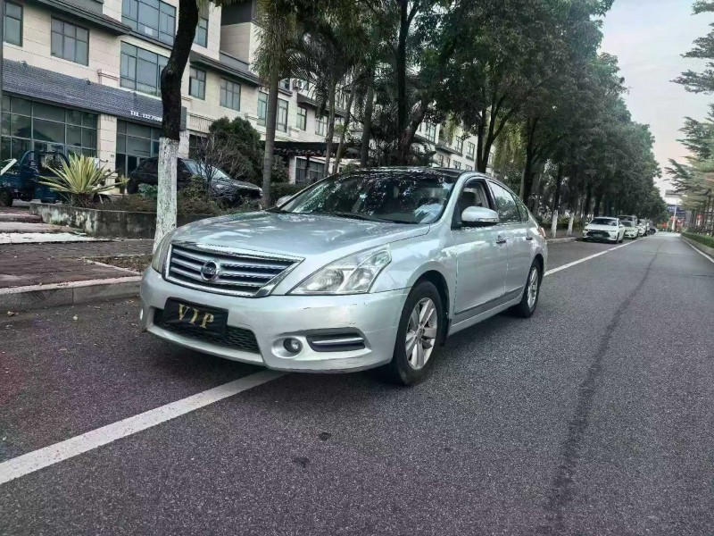 漳州11年日产天籁3