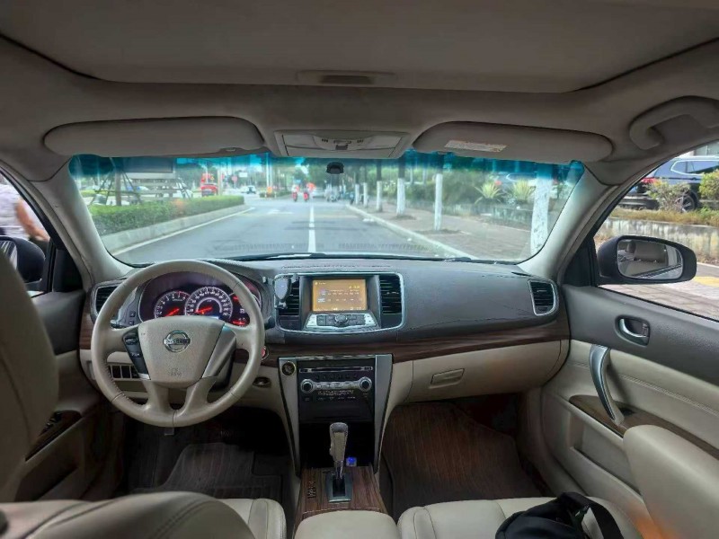 漳州11年日产天籁5