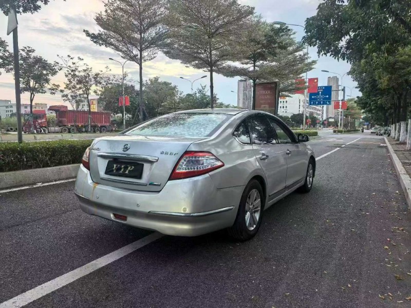 漳州11年日产天籁7