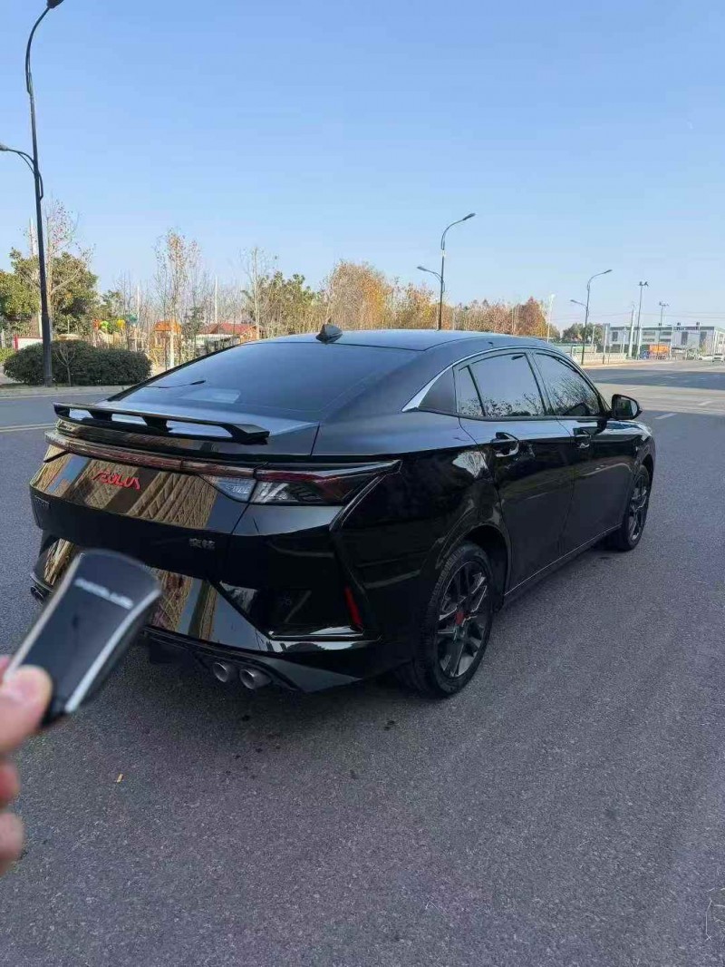 济宁22年东风奕炫7