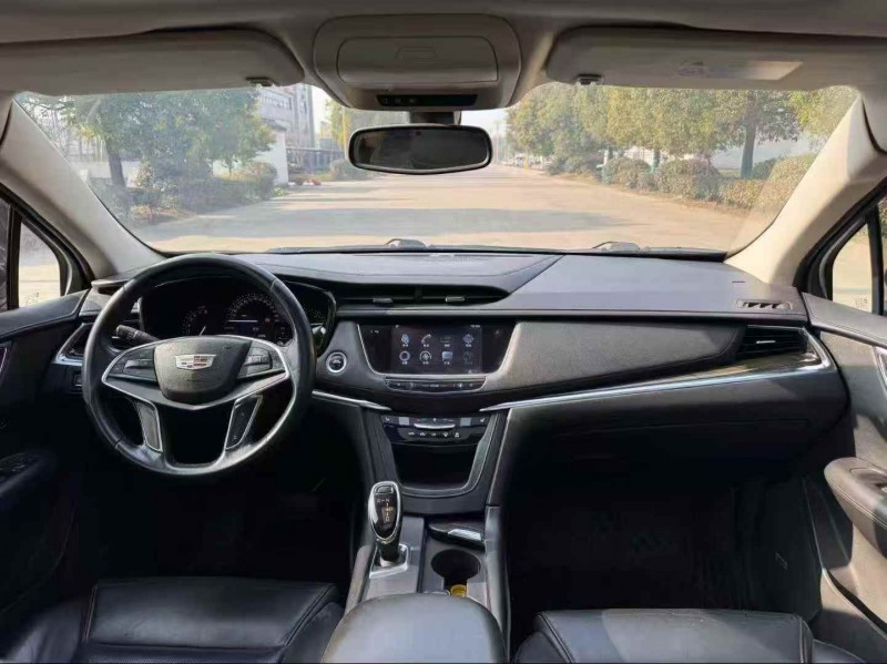 常州16年凯迪拉克XT57