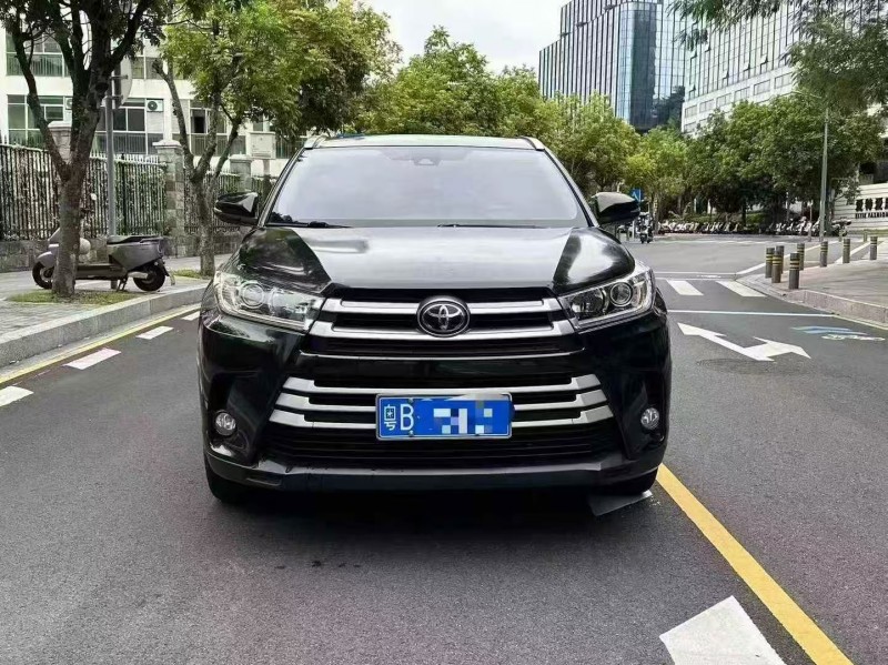 深圳22年丰田汉兰达1