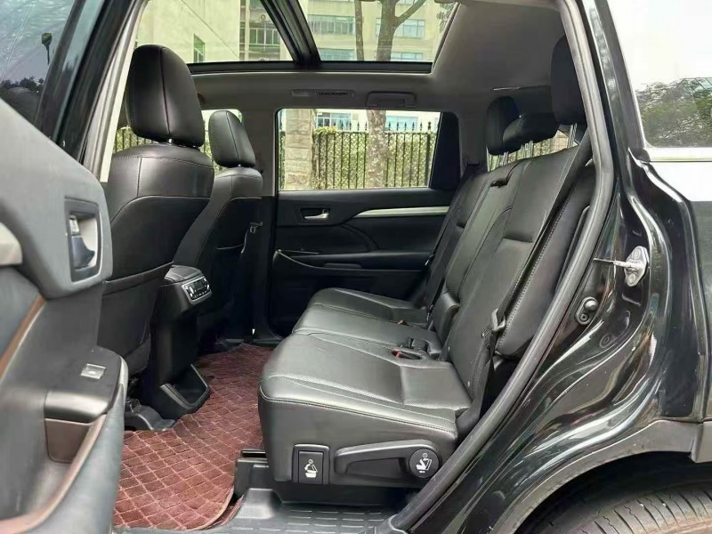 深圳22年丰田汉兰达6