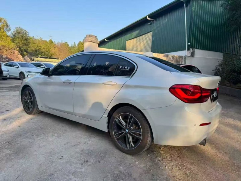 广州20年宝马1系7